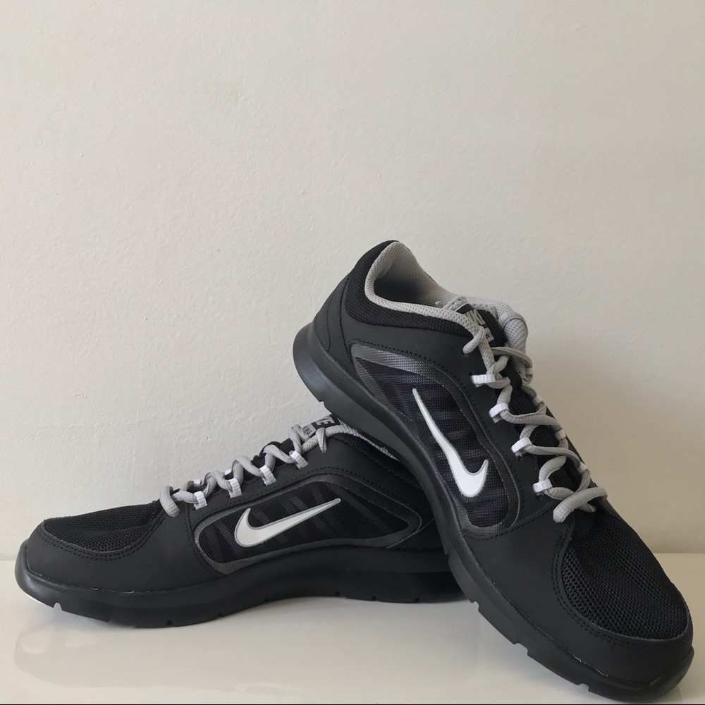 Nike Women’s Flex Trainer 4 Cross Trainer Shoes